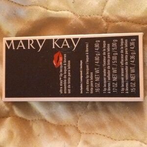 NIB Mary Kay Cherry ultra stay lip lacquer kit